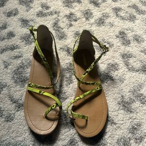 Express sandals